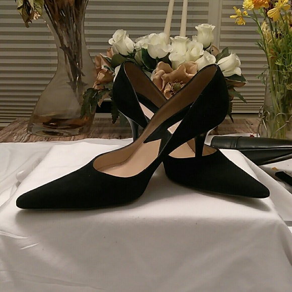 Michael Kors Shoes - Michael Kors ladies pointed toe heel